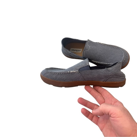 OluKai Puhalu Canvas men\'s slip-on loafers size 8